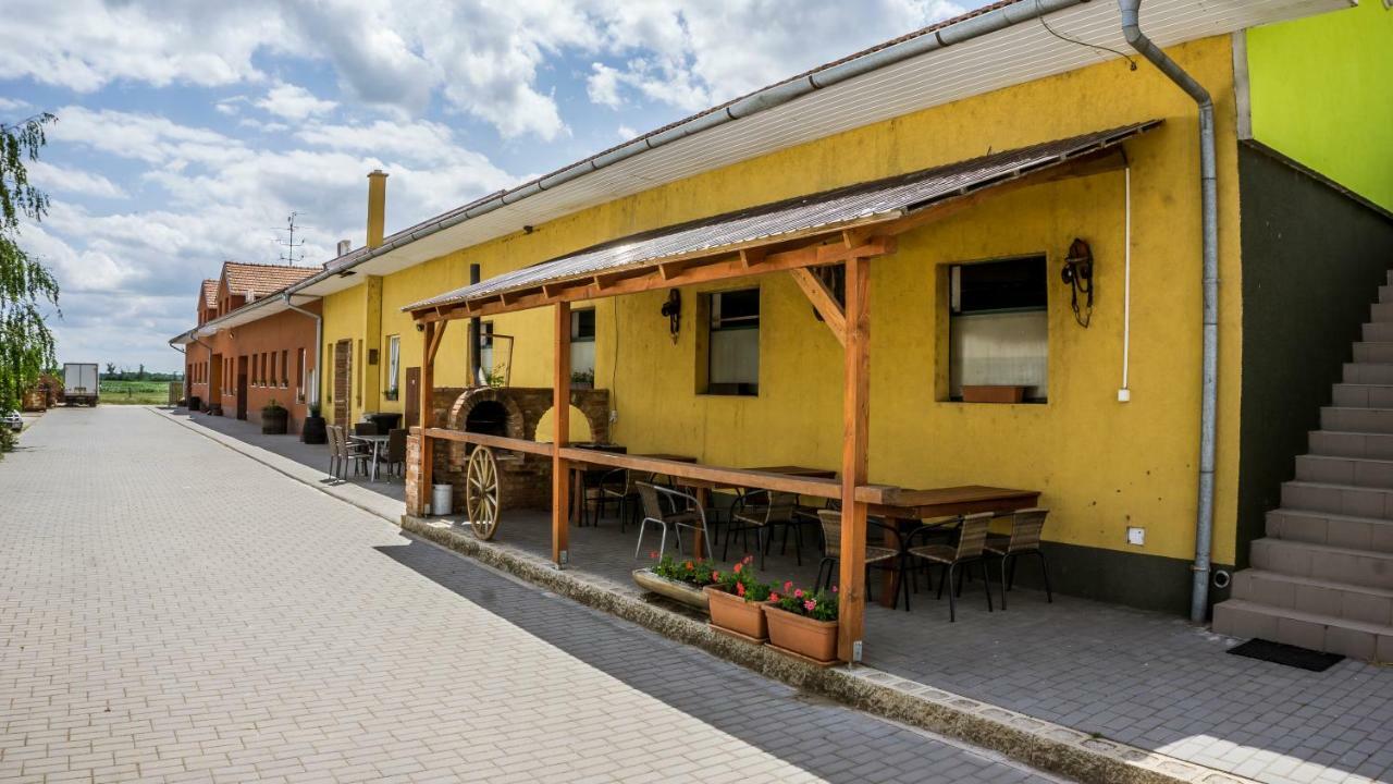 Penzion U Dablova Kopyta Rakvice Ngoại thất bức ảnh